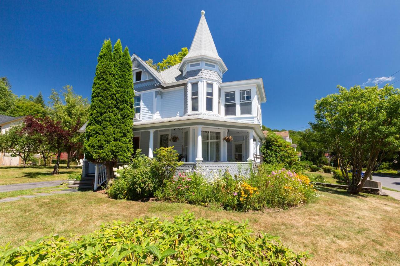 Streamside Victorian Villa Margaretville Eksteriør billede